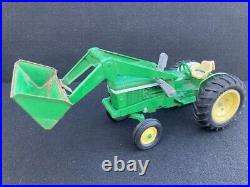 ^1960s VINTAGE JOHN DEERE 4 PIECE SET WITH RARE END LOADER TRACTOR