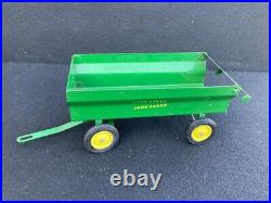 ^1960s VINTAGE JOHN DEERE 4 PIECE SET WITH RARE END LOADER TRACTOR