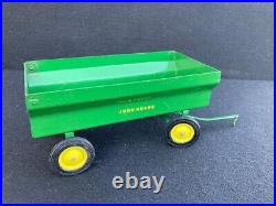 ^1960s VINTAGE JOHN DEERE 4 PIECE SET WITH RARE END LOADER TRACTOR