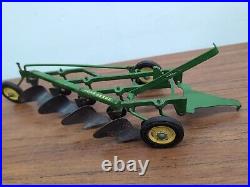 1/16 Ertl Farm Toy John Deere 4 bottom plow Cast Wheel