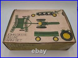 1/16 Ertl John Deere Ice Cream Box Deluxe Farm Set in Box Tractor, Disc, Plow