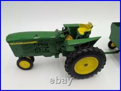 1/16 Ertl John Deere Ice Cream Box Deluxe Farm Set in Box Tractor, Disc, Plow