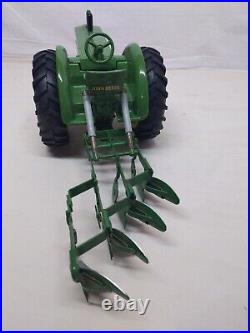 1/16 Eska Ertl John Deere R Tractor with 4 Bottom Plow m