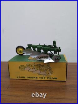 1/16 Eska Farm Toy John Deere 4 bottom plow Tractor Implement With Box Shepherd