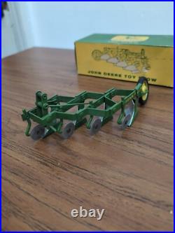 1/16 Eska Farm Toy John Deere 4 bottom plow Tractor Implement With Box Shepherd