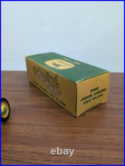 1/16 Eska Farm Toy John Deere 4 bottom plow Tractor Implement With Box Shepherd