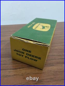 1/16 Eska Farm Toy John Deere 4 bottom plow Tractor Implement With Box Shepherd