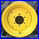 AN241672_John_Deere_Yellow_Steel_Wheel_Rim_15x8_6x6_6x152_4_555604_Pilot_4_638_01_es