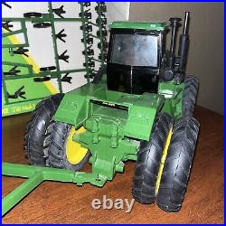 ERTL 1/16 JOHN DEERE 8560 FWD, 550 Mulch Tiller, Plow Pre-owned