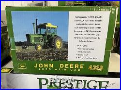 ERTL John Deere 4520 Tractor Plow City Toy Show 2005 1/16 NIB