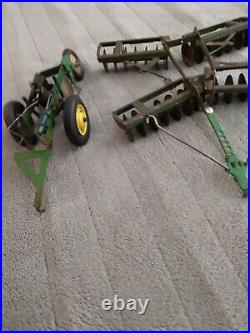 Ertl 1/16 John Deere 2 Bottom Plow and John Deere Disc Ertl 1/16 John Deere 2 Bottom Plow and John Deere Disc