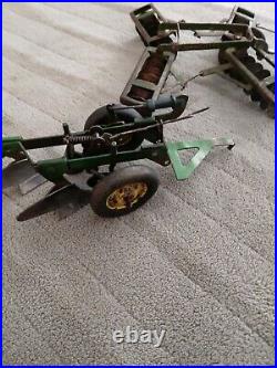 Ertl 1/16 John Deere 2 Bottom Plow and John Deere Disc Ertl 1/16 John Deere 2 Bottom Plow and John Deere Disc