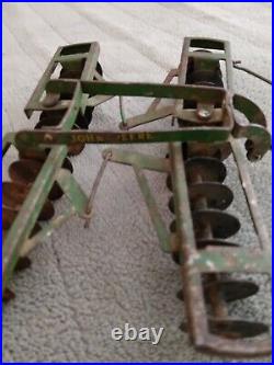 Ertl 1/16 John Deere 2 Bottom Plow and John Deere Disc Ertl 1/16 John Deere 2 Bottom Plow and John Deere Disc
