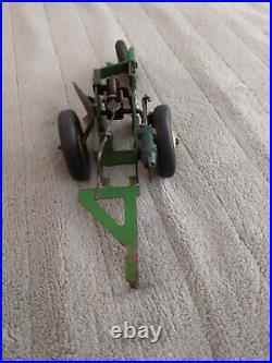 Ertl 1/16 John Deere 2 Bottom Plow and John Deere Disc Ertl 1/16 John Deere 2 Bottom Plow and John Deere Disc