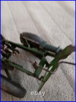 Ertl 1/16 John Deere 2 Bottom Plow and John Deere Disc Ertl 1/16 John Deere 2 Bottom Plow and John Deere Disc