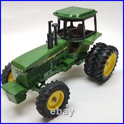 Ertl 1/16 John Deere Row Crop Farm Tractor 584 withPlow Attachment Diecast 525 Grn