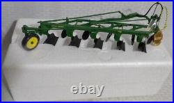 Ertl 1/16 Scale John Deere F145h-5 Bottom Molboard Plow Nib # 16 Coin & P/work Ertl 1/16 Scale John Deere F145h-5 Bottom Molboard Plow Nib # 16 Coin & P/work