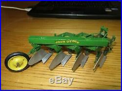 JOHN DEERE 730 ARGENTINA MODEL TRACTOR SCALE 1/16 With PLOW AND FIRESTONE TIRES