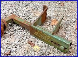 John Deere 1350 1450 2350 2450 moldboard plow gauge wheel axle-hub-mounting brkt