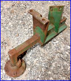 John Deere 1350 1450 2350 2450 moldboard plow gauge wheel axle-hub-mounting brkt