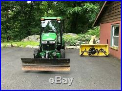 John Deere 3046 R Tractor 2017 With Snow Plow & Snow Blower