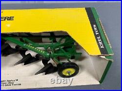 John Deere Green Yellow Open Box 4 BOTTOM PLOW Rare Box Variation 116 Ertl Die