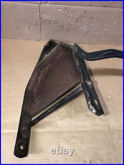 John Deere LT150 LT155 LT166 LT160 LT180 LawnMower 44 Front Blade Pivot Bracket