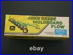 John Deere Moldboard Plow 1/25th Scale ERTL Model Kit Tractor / Farming