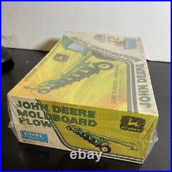 John Deere Moldboard Plow #8012 1/25th Scale ERTL Model Kit Factory Sealed