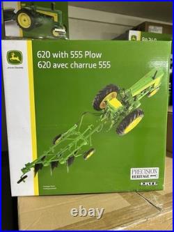 John Deere Precision 620 Tractor with 555 Plow 1/16 Scale Diecast Model -LP70535