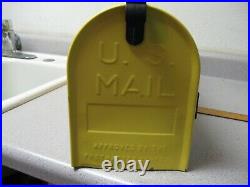 Rare John Deere Yellow Horse & Plow Silhouette Rural U. S. Mail Box