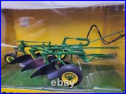 SpecCast 1/16 John Deere Model 55 3 Bottom Plow With Hydraulic Lift SpecCast 1/16 John Deere Model 55 3 Bottom Plow With Hydraulic Lift