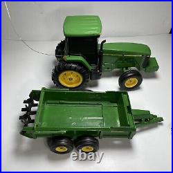 VTG Y2K Ertl John Deere 8200 Radio Controlled Tractor, Trailer & Disk Plow 1/16