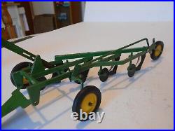 Vintage 1970 Ertl 116 John Deere 5020 Tractor, #555, withF660 4 Bottom Plow #527