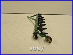 Vintage 1988 Ertl 1/16 Scale John Deere 8760 4WD Tractor & 6 Bottom Plow Vintage 1988 Ertl 1/16 Scale John Deere 8760 4WD Tractor & 6 Bottom Plow