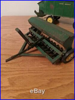 Vintage Ertl John Deere 60, 2B plow, 110 Chuckwagon, grain drill, drag disc